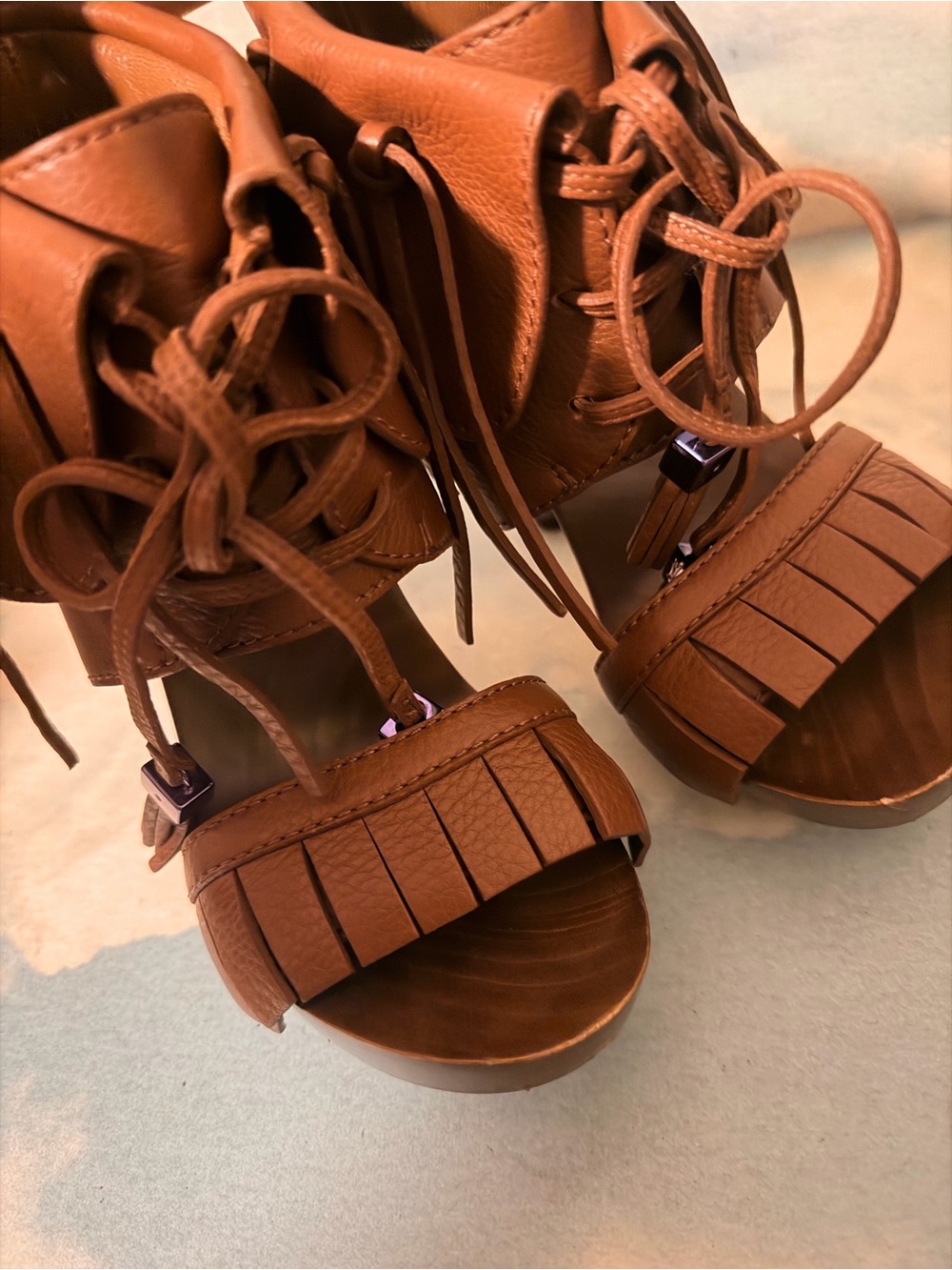 Louis Vuitton Sandals - Picture 3 of 15